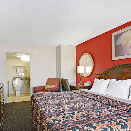 Days Inn By Wyndham Norfolk Military Circle Buitenkant foto